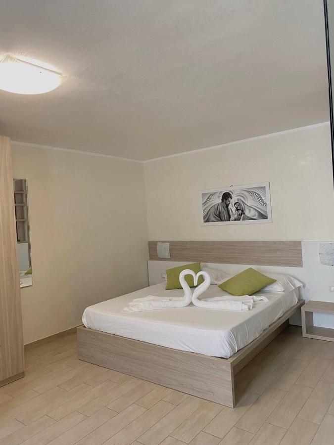 Viola Apartment Порто Чезарео Екстериор снимка