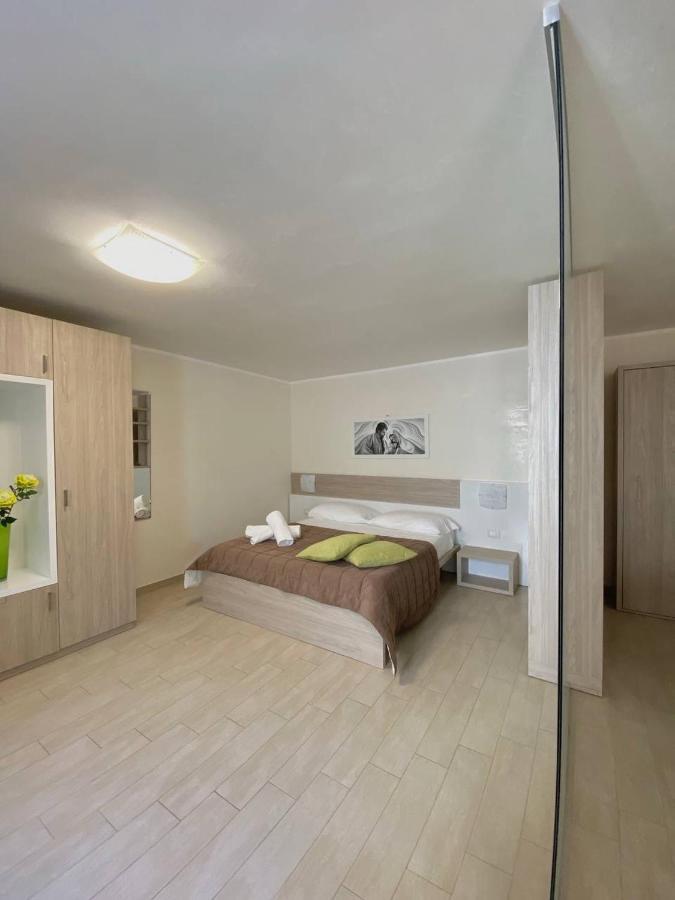 Viola Apartment Порто Чезарео Екстериор снимка
